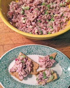 Ham salad can be put into bread for a sandwich, onto crackers, used to fill celery sticks or as stuffing for a quarter of a red pepper, or wrapped into a lettuce leaf.